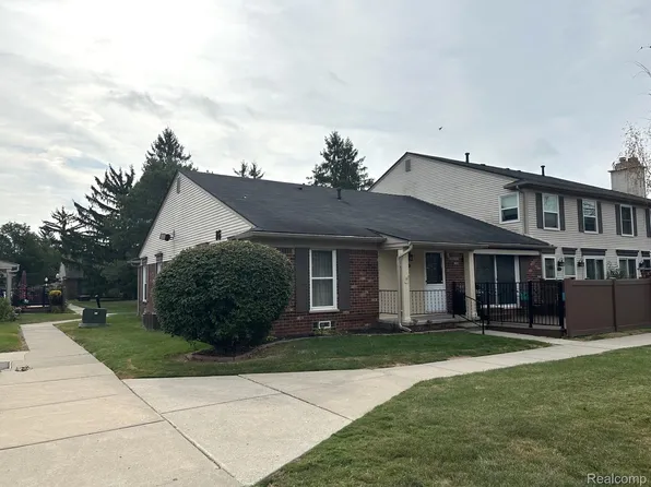 41150 Southwind Dr #16, Canton, MI 48188