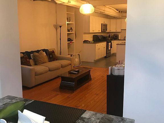 3rd image of 5424 N Wayne Ave APT B