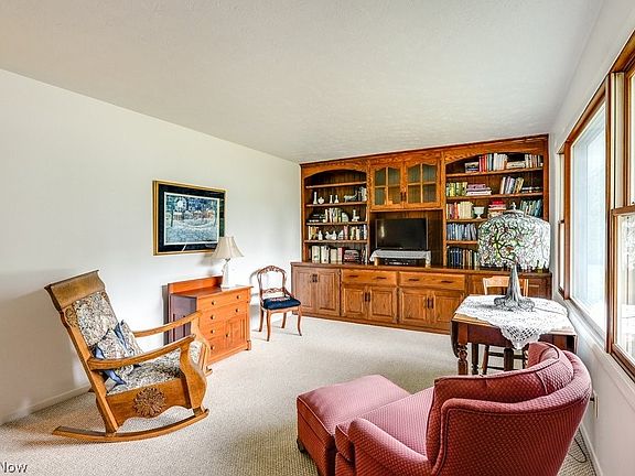 3rd image of 862 Ashwood Dr
