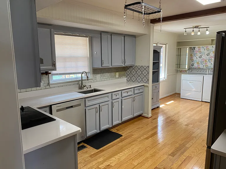 41 Laurel St — Photo 13