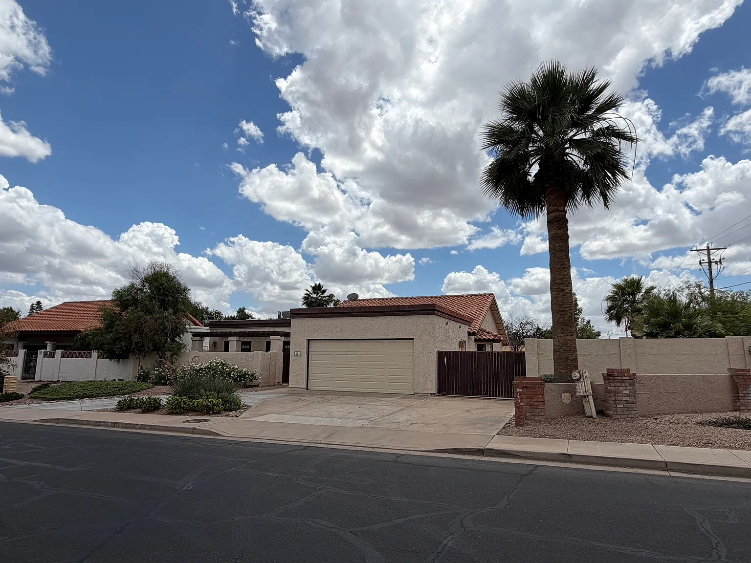 3 bed, 1705 sqft, $2,500 — Photo 1