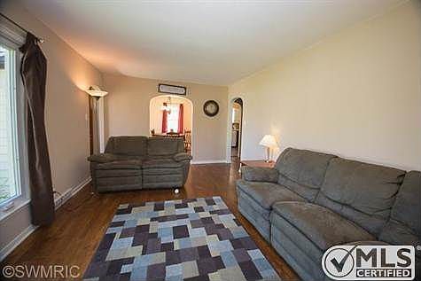 3rd image of 350 W 19th St