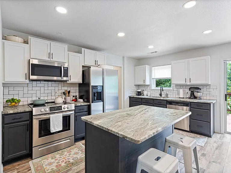 507 Braithwaite St #B — Photo 2