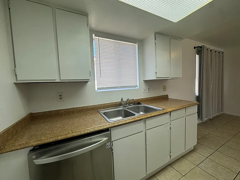 1539 Monte Vista Dr #C — Photo 11