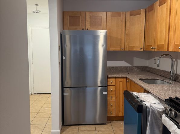 15 Greenwich Ave Unit 9