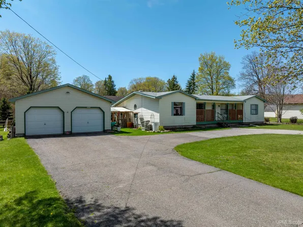 E3741 Munising St, Chatham, MI 49816