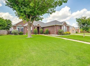 104 Cascade Ct, Red Oak, TX 75154