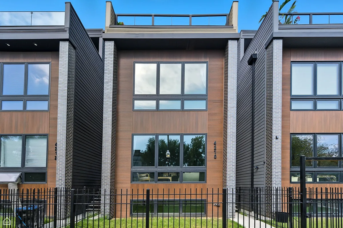 Building Photo - 4210 W 5th Ave