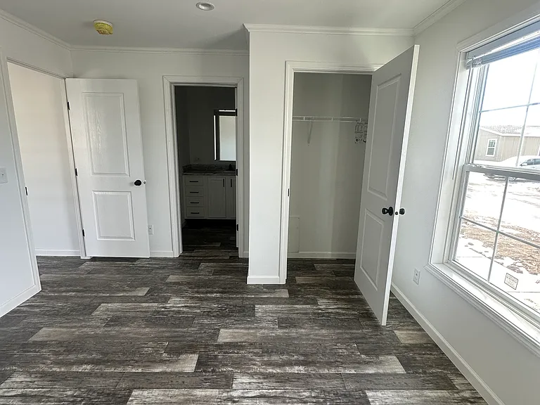 3607 Warren Ct — Photo 9