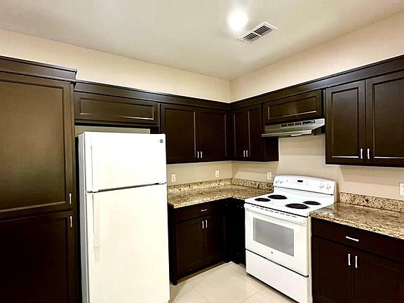 4th image of 1022 Escondido Ln E #A