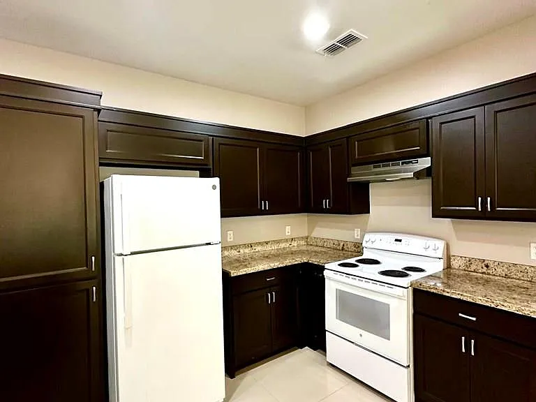 1022 Escondido Ln E #A — Photo 4