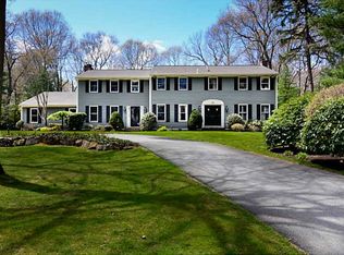 35 Dagnillo Dr, Warwick, RI 02818