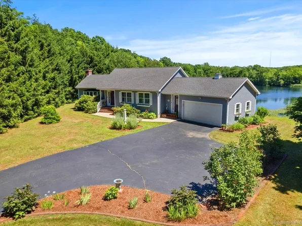 25 Fox Hollow Drive, Montville, CT 06370