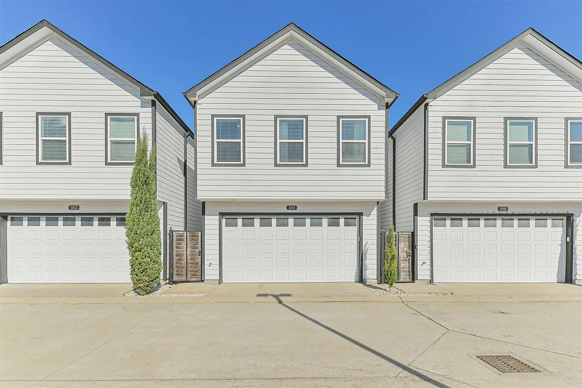 Building Photo - 1010 Melneeka Ln