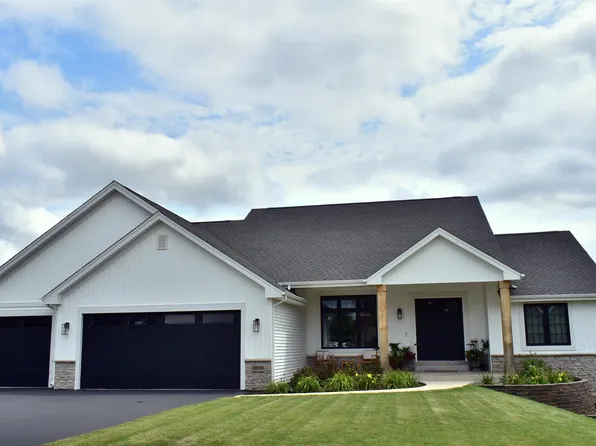 12029 Granite Ct, Rockton, IL 61072