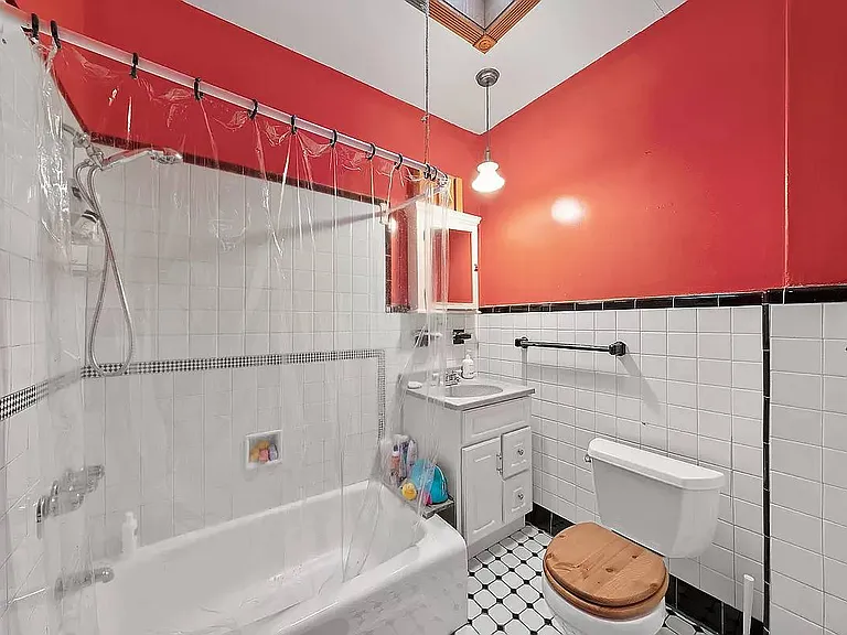453 55th St #3 — Photo 9