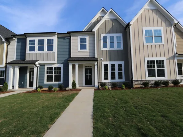 3123 Cathedral Comb Dr, Apex, NC 27502
