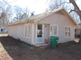 207 S Runnels St, De Kalb, TX 75559