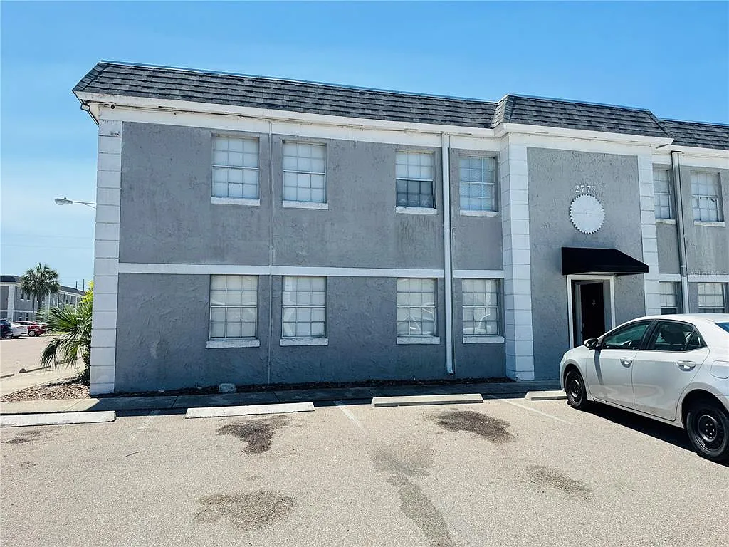 2 bed, 1.5 bath, 992 sqft, $1,325 — Photo 4