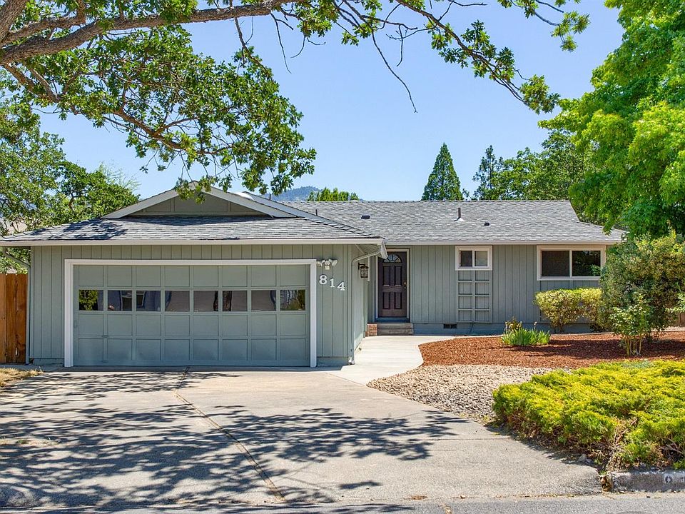 1st image of 814 Oak Knoll Dr