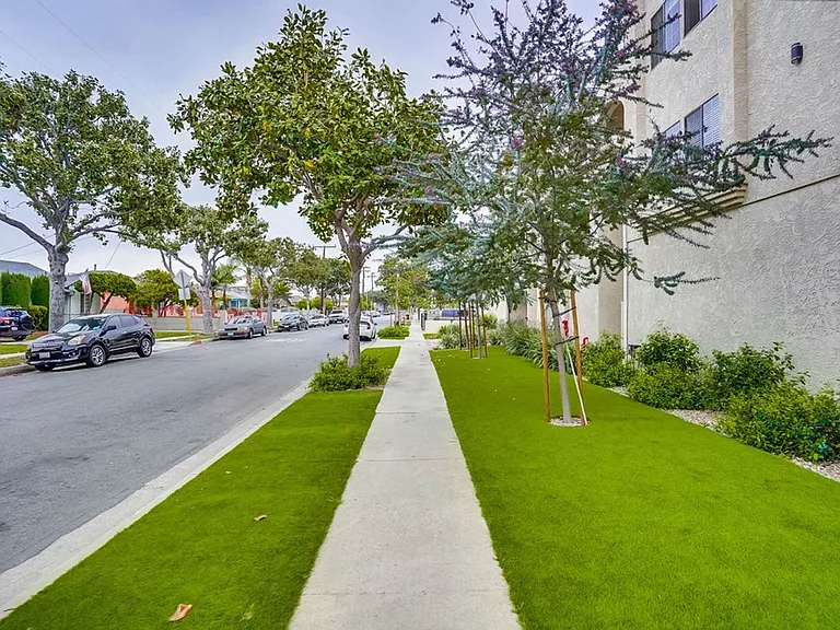 Secure and Convenient Multi-Unit Asset in Central Inglewood — Photo 3