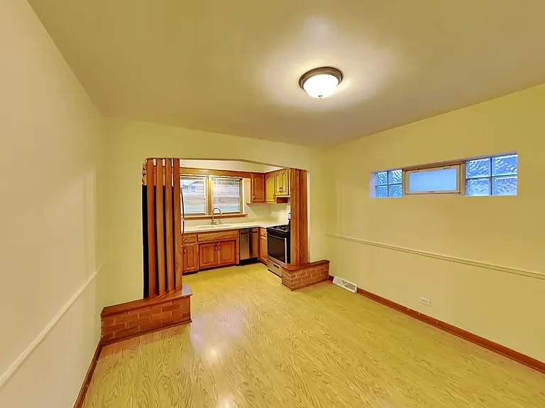 10800 S Tripp Ave — Photo 13