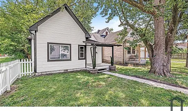 237 S Keystone Ave — Photo 10
