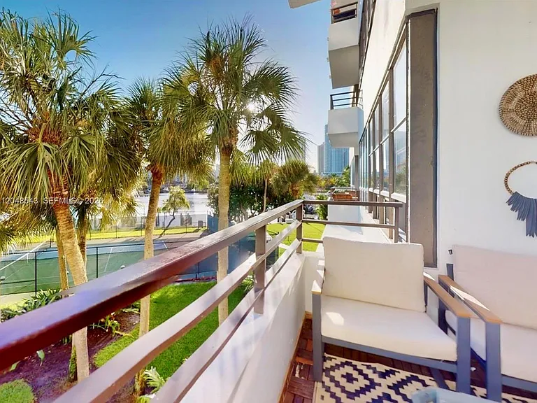 500 Three Islands Blvd #L25 — Photo 11