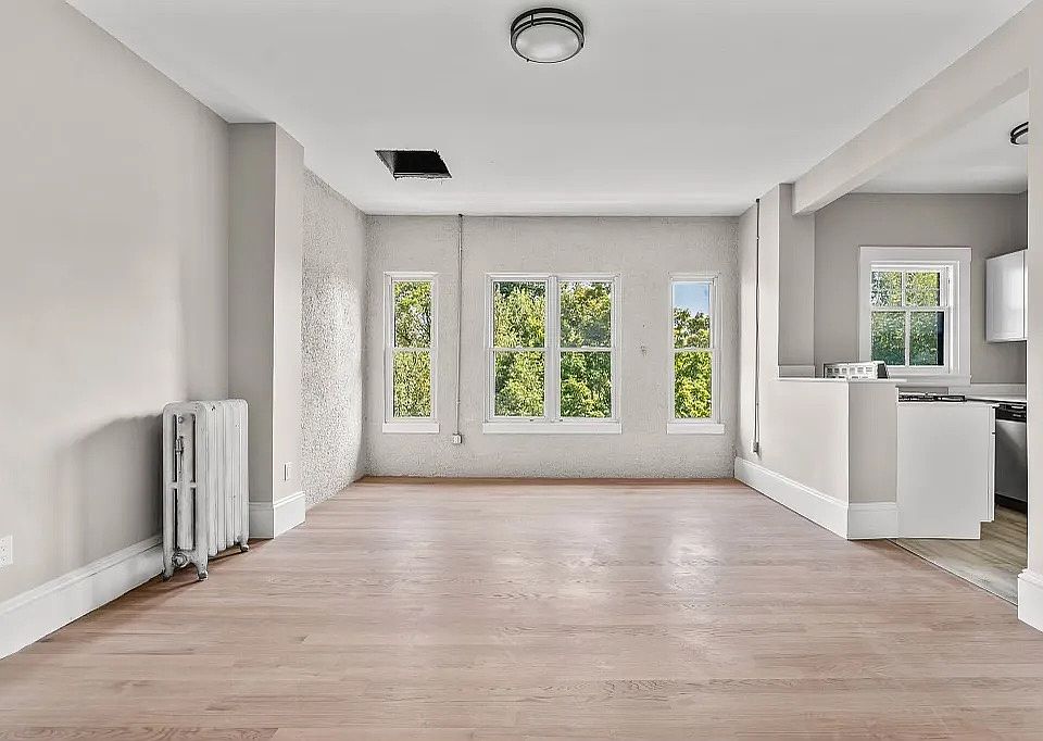 1st image of 17 Agassiz St #31