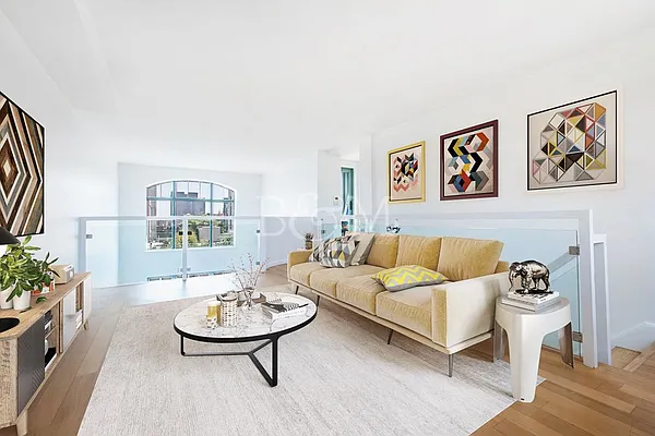 Sold by Brick&Mortar | media 15