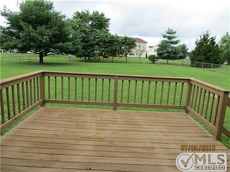 4th image of 702 Buttercup Dr