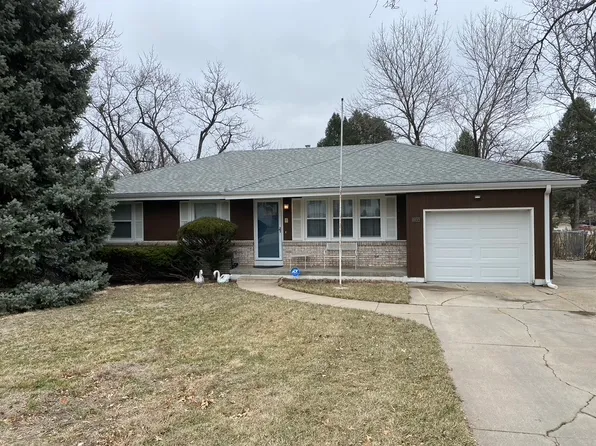 4935 S 90th St, Omaha, NE 68127