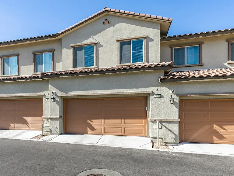 77 Alamere Falls Dr — Photo 41