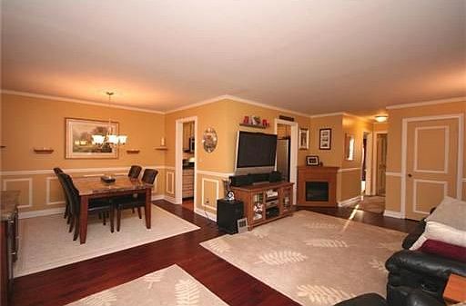4th image of 242 Parkside Dr