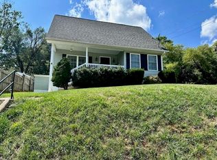 1812 Vinson St, Staunton, VA 24401