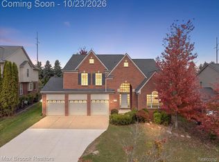 49896 Parkside Dr, Northville, MI 48168
