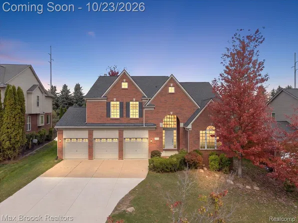49896 Parkside Dr, Northville, MI 48168