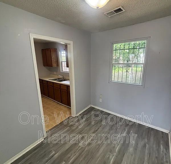 2134 N Minnesota Ave — Photo 9