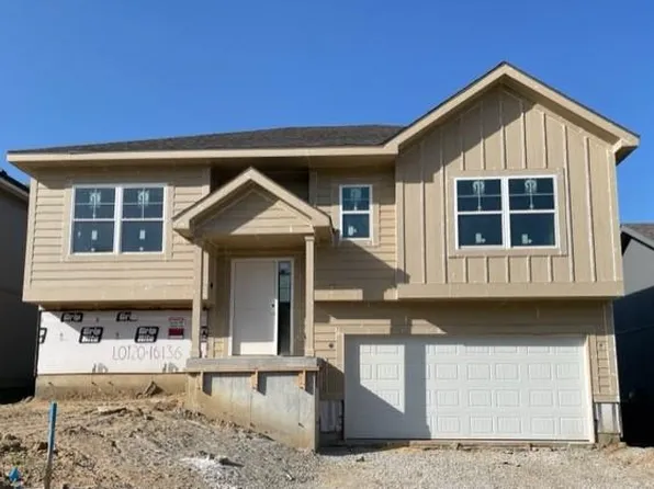 16136 Giorgia St, Parkville, MO 64152