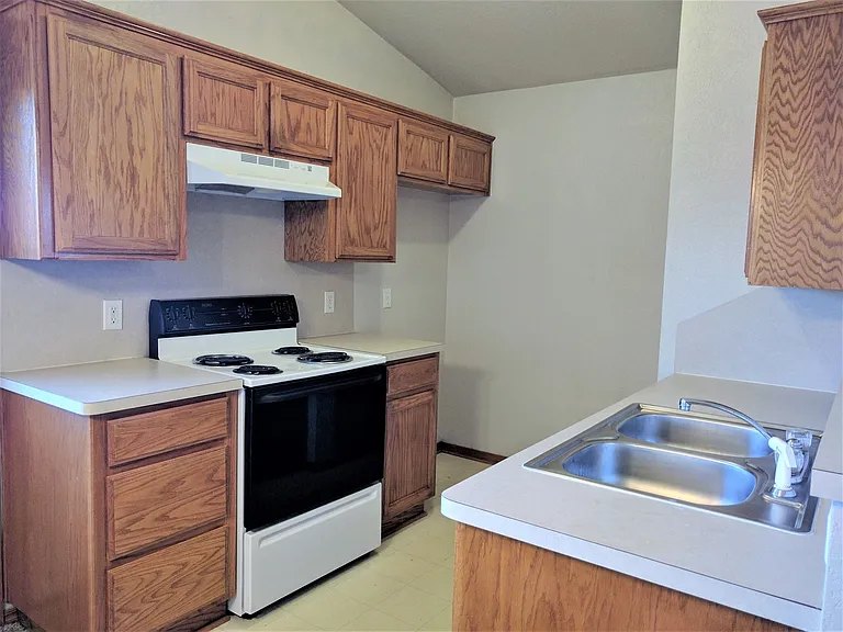 2821 E Lake Dr — Photo 4