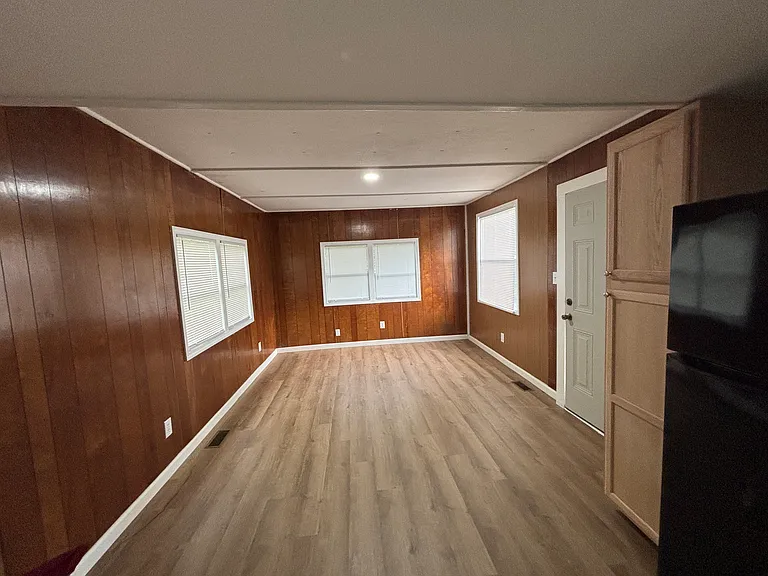 661 Hendricks Rd — Photo 9