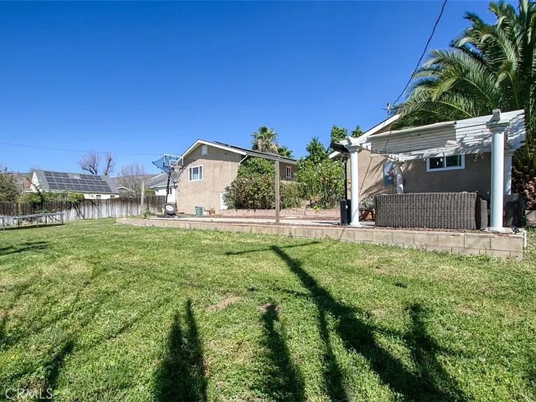 11758 Grant Dr — Photo 46