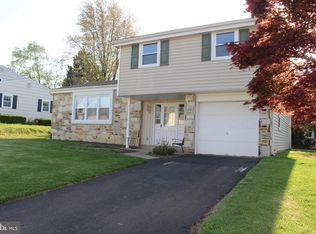1568 Hampton Rd, Bensalem, PA 19020