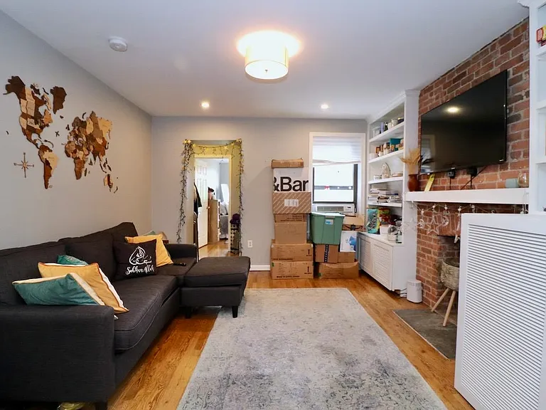 553 Jersey Ave #4R — Photo 6