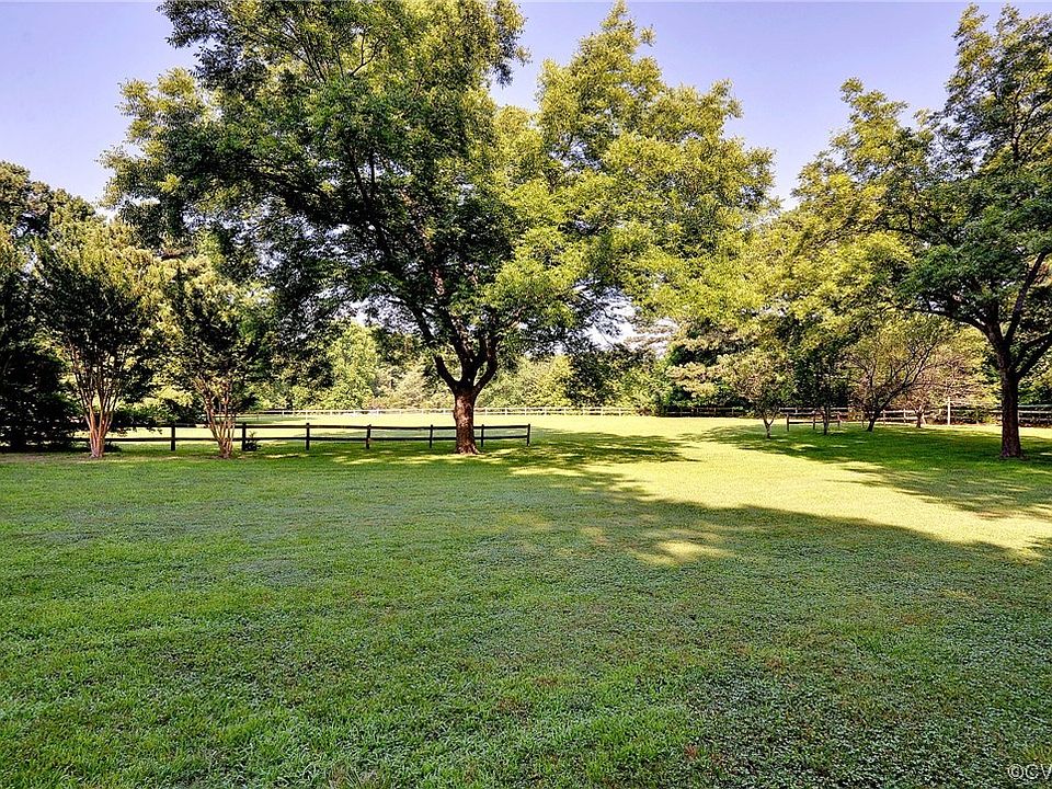 1st image of 124 Tanbark Ln