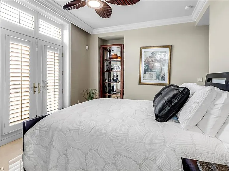 900 5th Ave S #302 — Photo 16