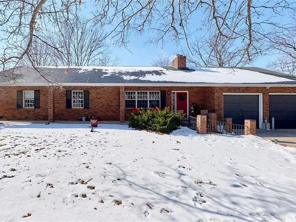 1825 Henke Rd, Lake Saint Louis, MO 63367