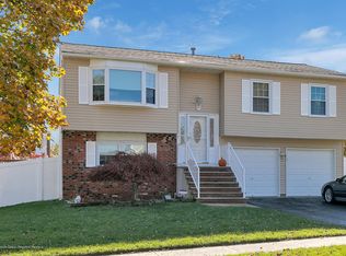 70 Pine Needle St, Howell, NJ 07731