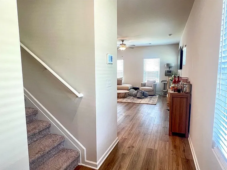 6321 Rosetta Dr — Photo 5