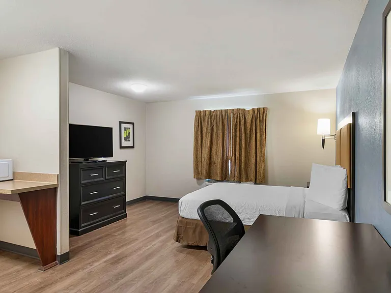 Studio Suite - 1 Queen Bed